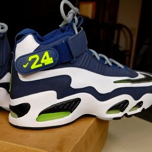 Nike Blue and White Athletic Performance Shoes